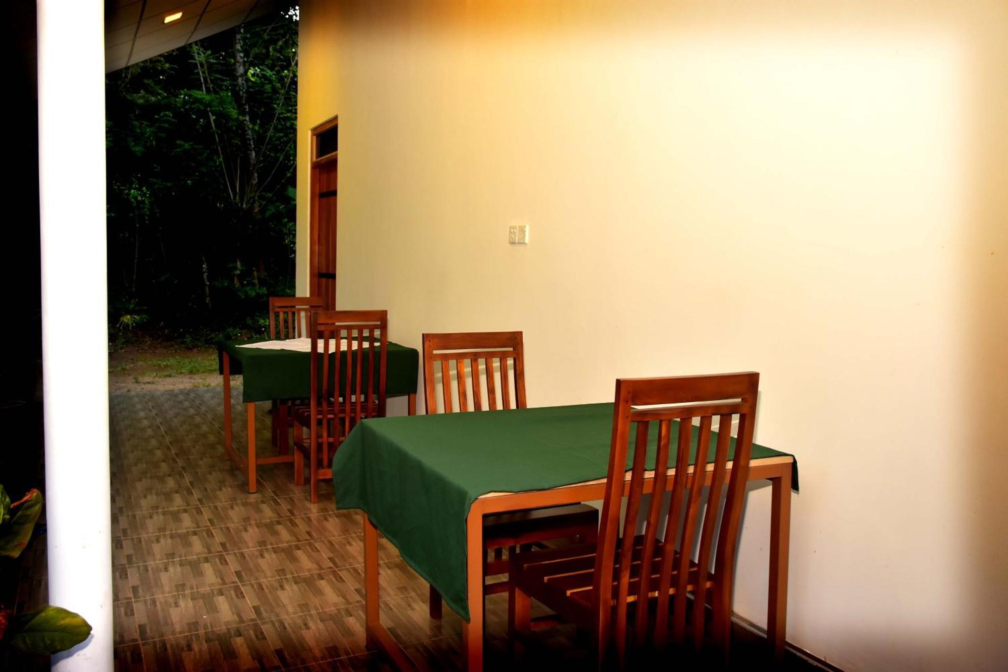 Lake Forest Lodge อุดาวาลาเว ภายนอก รูปภาพ